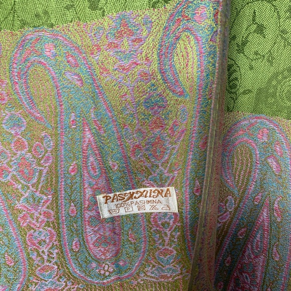 Pashmina - Picture 2 of 5